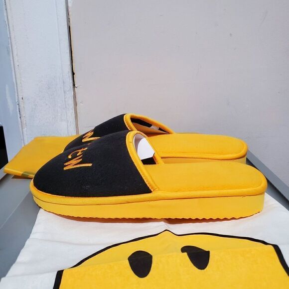 Drew House x Justin Bieber Mascot Slippers Yellow/Black S/M Sz 5 To 8 Mens NWT - Picture 3 of 11